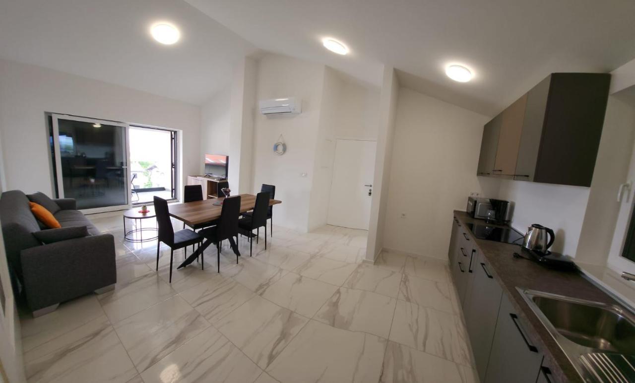 Apartmani M&L I M&J Malinska Ngoại thất bức ảnh